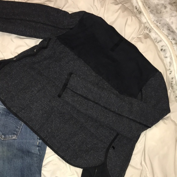 j. crew - size 2 (Small) navy blue quilted jacket. - Picture 5 of 9